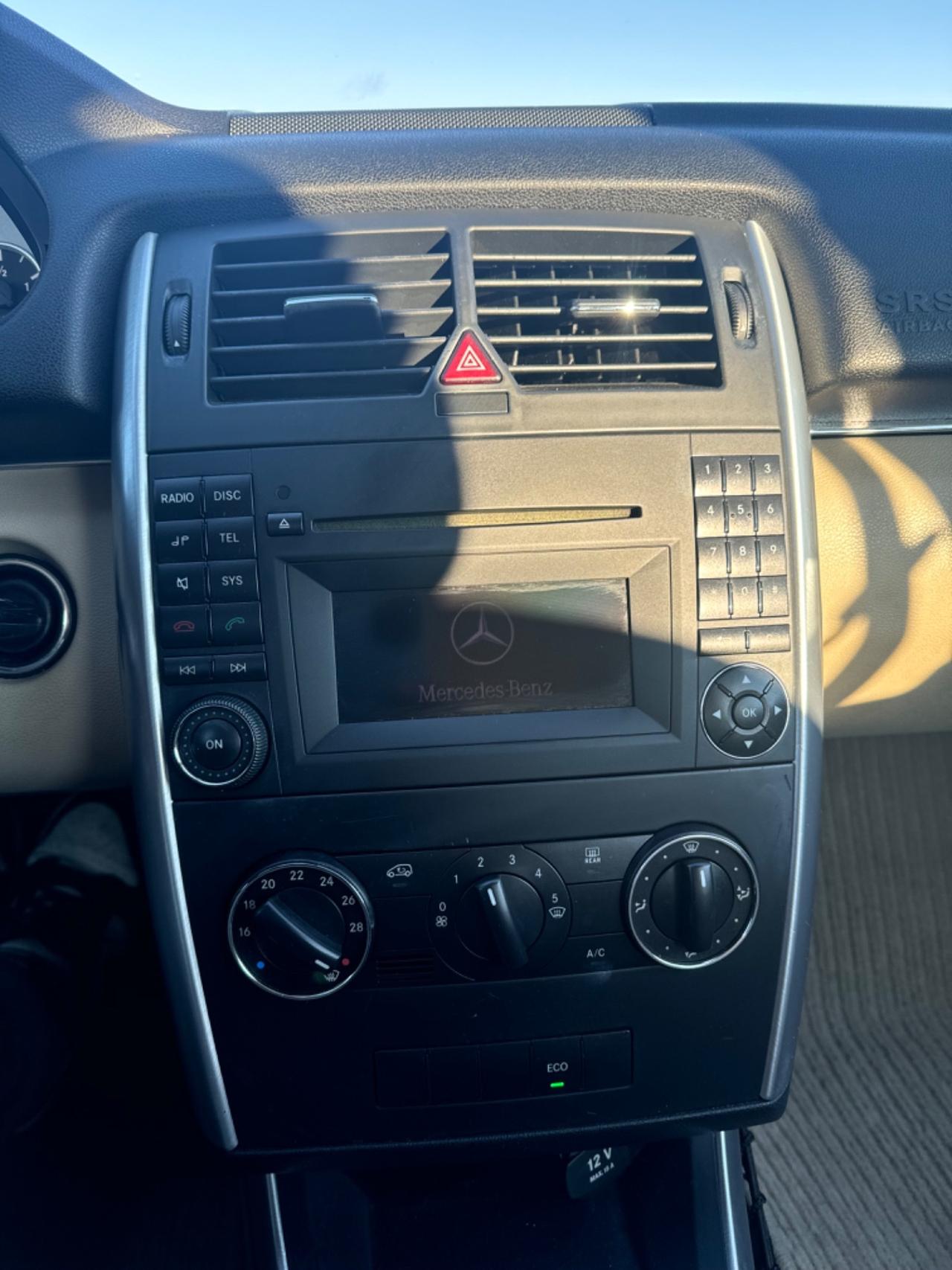 Mercedes-benz A 180 BlueEFFICIENCY Premium