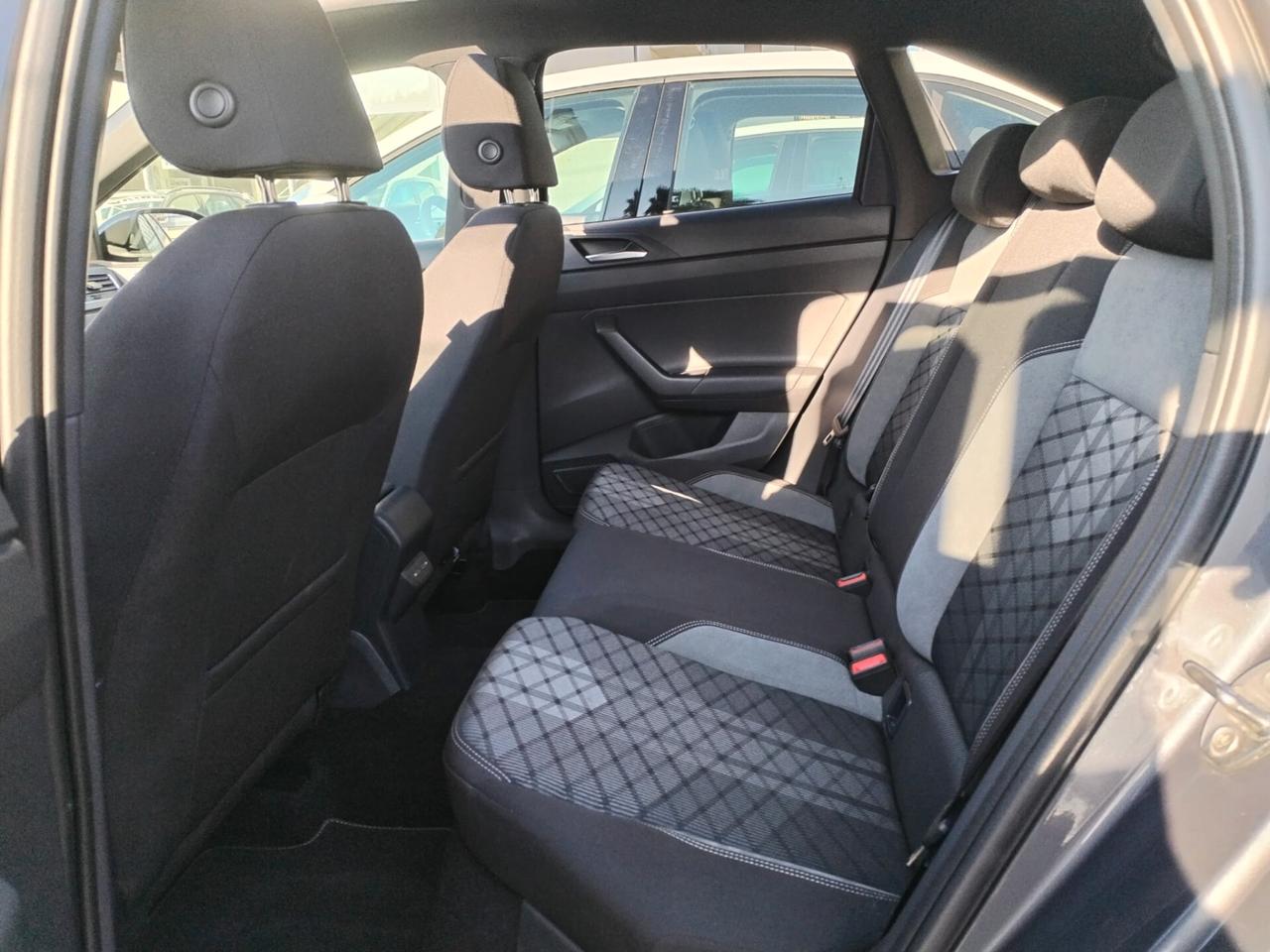 Volkswagen Taigo 1.0 TSI 115 CV DSG R-Line