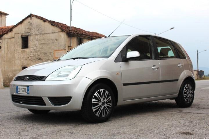 FORD FIESTA 1.2ie TECNO-GREY 5P ESTETICA COME DA FOTO CLIMATIZZATA ABS EBD RADIO CD ESENTE BOLLO