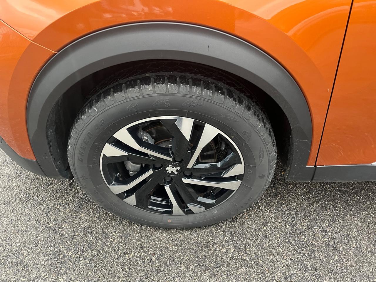 Peugeot 2008 BlueHDi 130 EAT8 Allure-Km101000-
