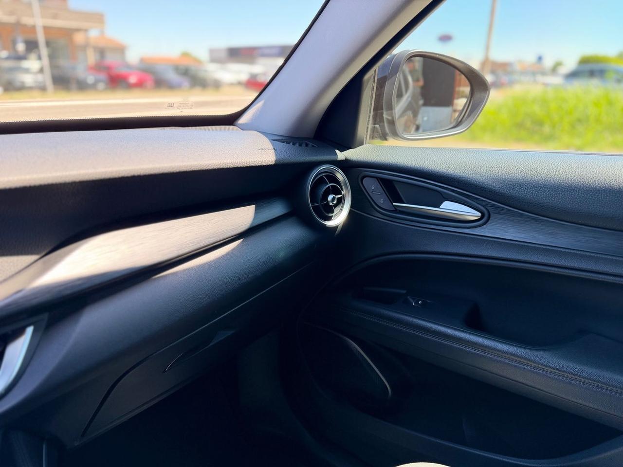 Alfa Romeo Stelvio Executive 2.2 #11317