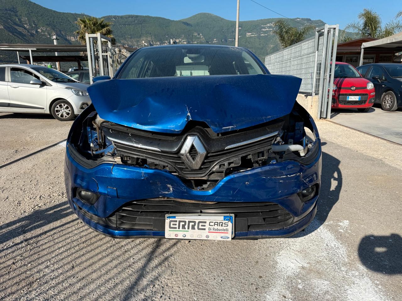 RENAULT CLIO ANNO 2018 1.5 DIESEL 75 CV *SINISTRATA