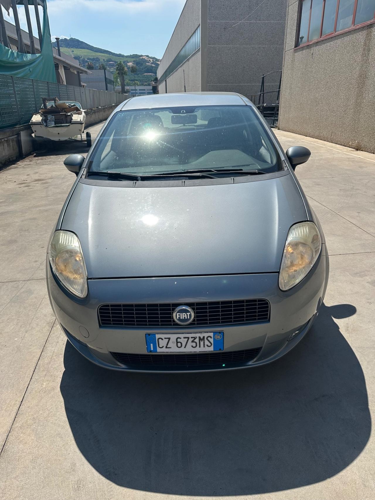Fiat Grande Punto 1.4 5 porte benz metano neopatentati