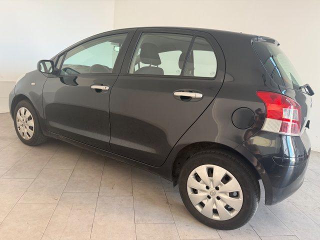 TOYOTA Yaris 1.0 5PORTE Sol