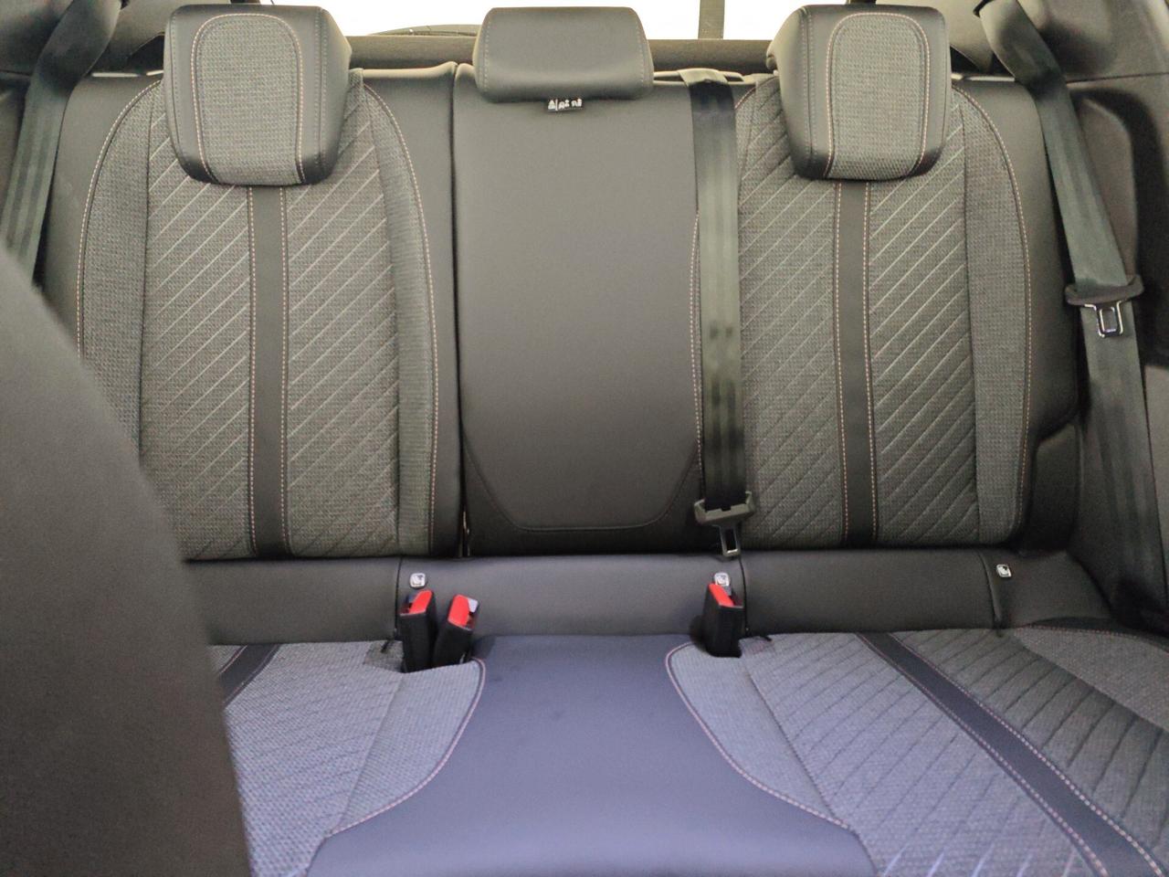 Peugeot 2008 PureTech 100 S&S Allure