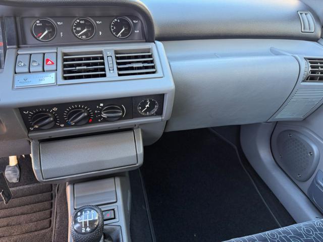 RENAULT Clio 1.8i 16V Grand Prix 343/500