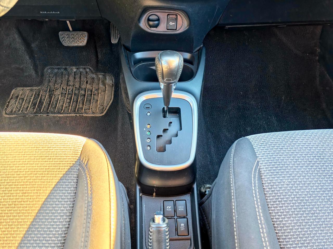 Toyota Yaris 1.5 Hybrid 5 porte Active 2017-E6B Automatico NEO