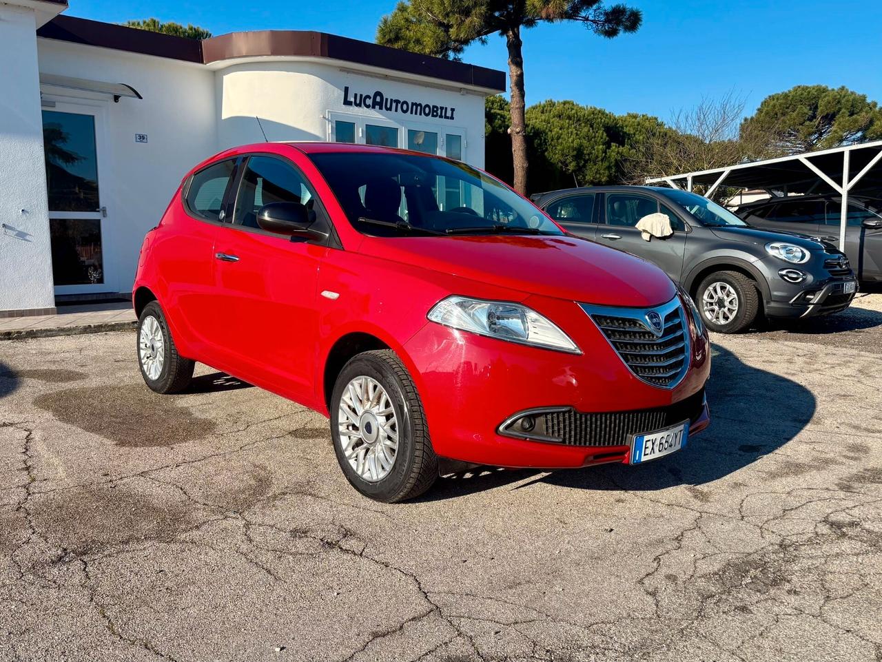 Lancia Ypsilon 0.9 TwinAir 85 CV 5 porte Metano Ecochic Gold
