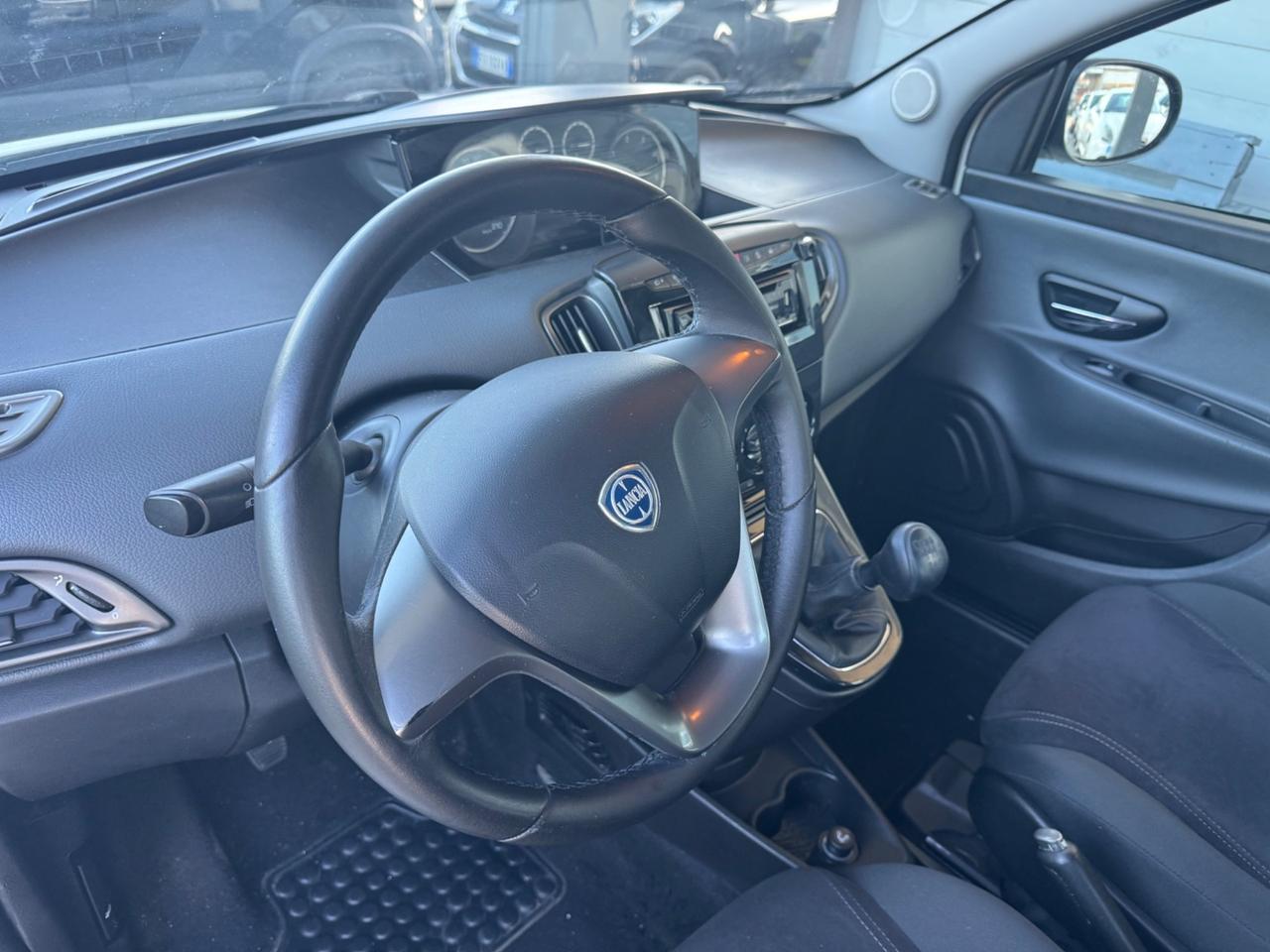 Lancia Ypsilon 1.3 MJT 16V 95 CV 5 porte S&S Silver