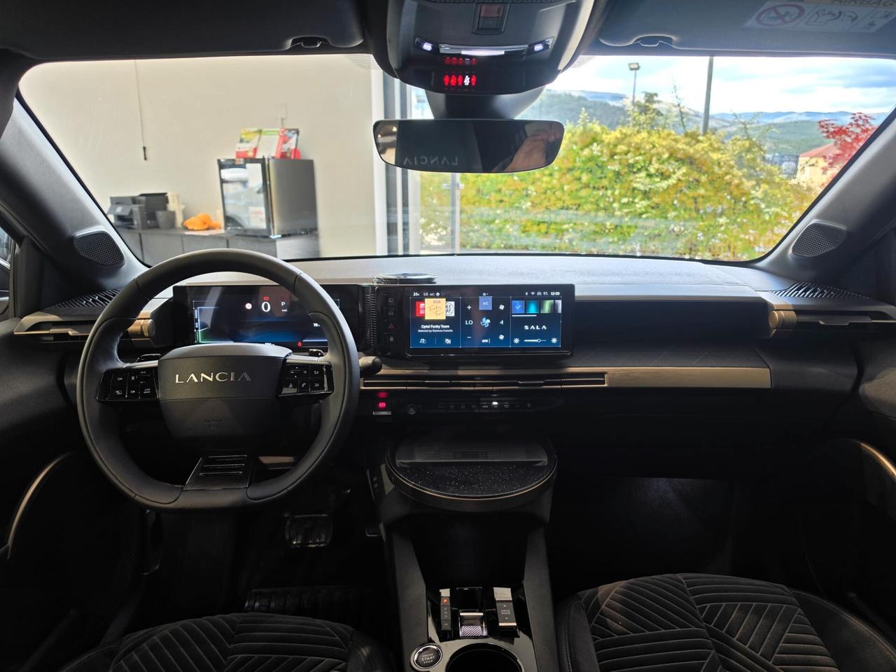 Lancia Ypsilon Hybrid e-DCT LX