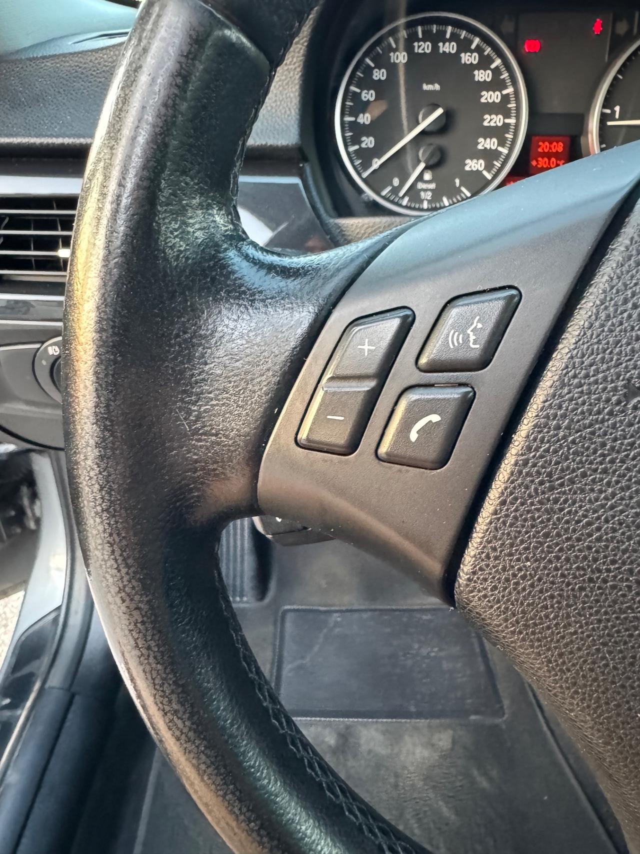 Bmw 320D INTERNI IN PELLE/NAVI/XENO