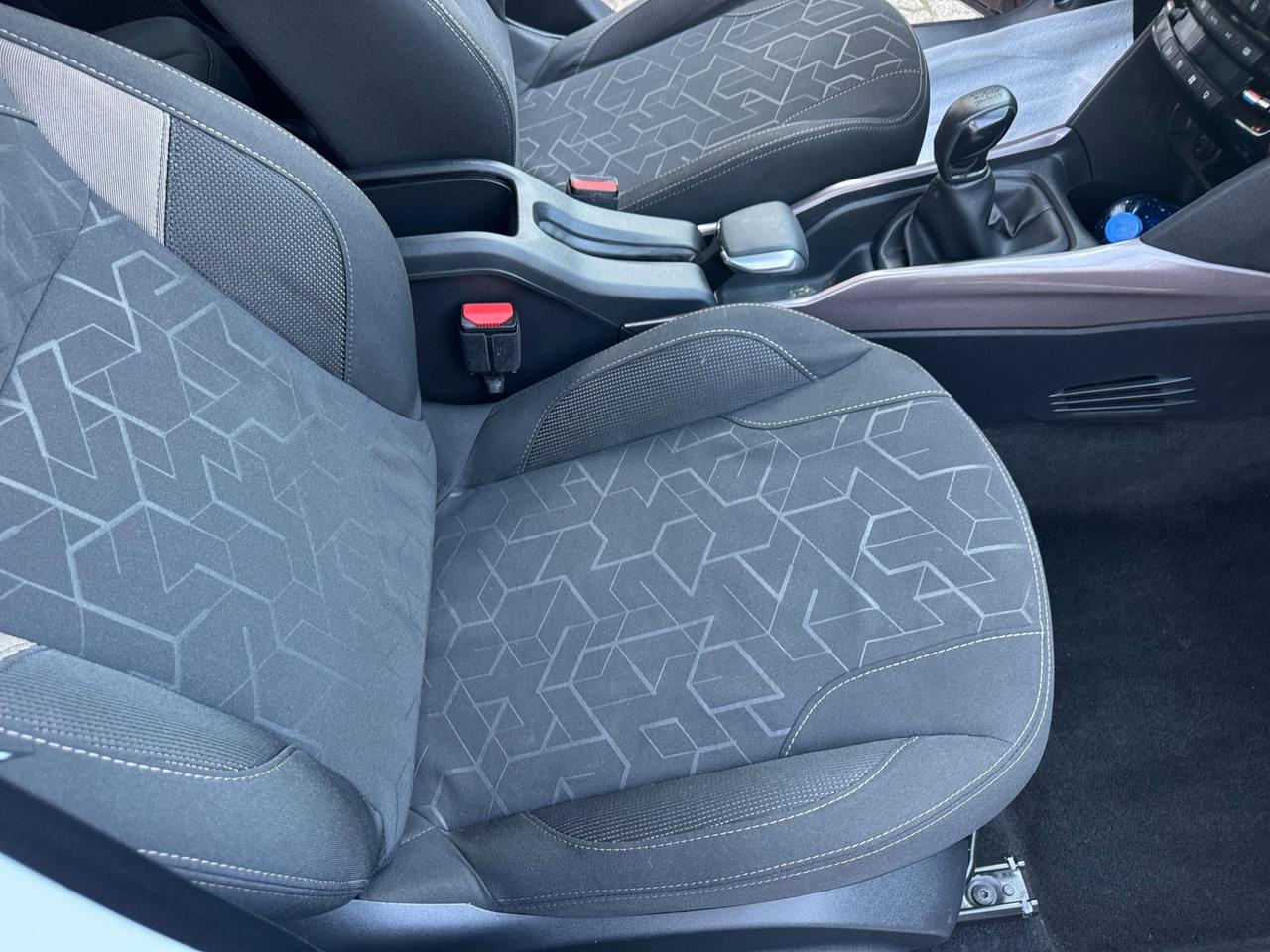 Peugeot 2008 1.6 e-HDi 92 CV neopatentati