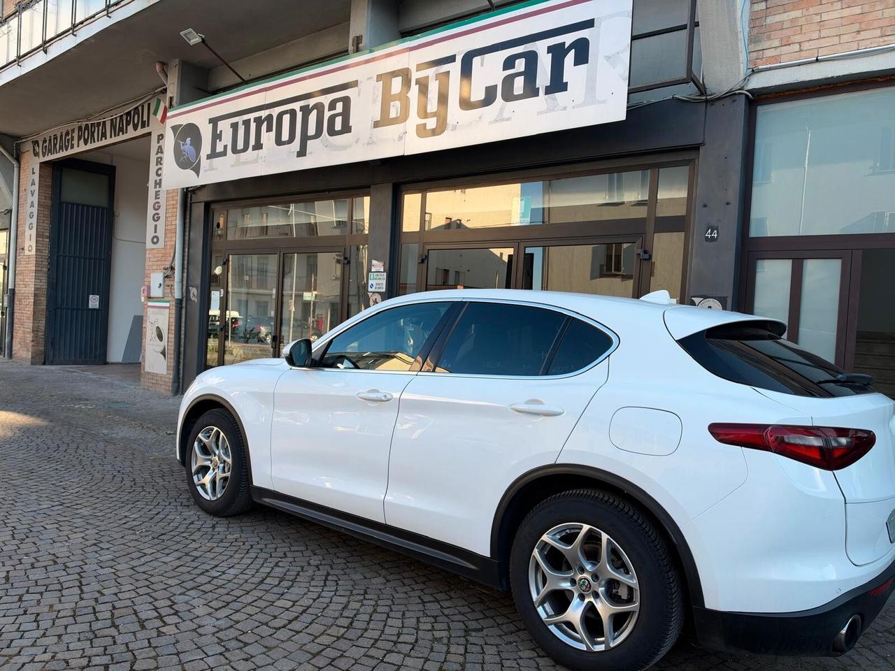 Alfa Romeo Stelvio 2.2 Turbodiesel 180 CV AT8 RWD Executive