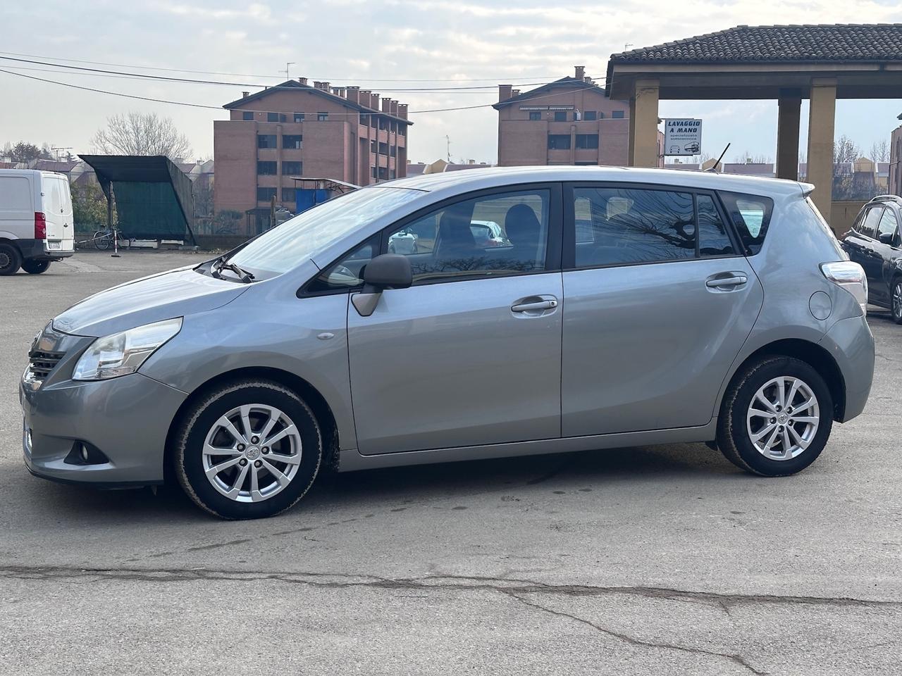 Toyota Verso 2.0 D Luxury Pack 7 posti tetto panoramico