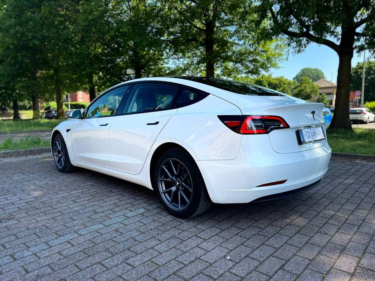 Tesla Model 3 Standard rwd Plus