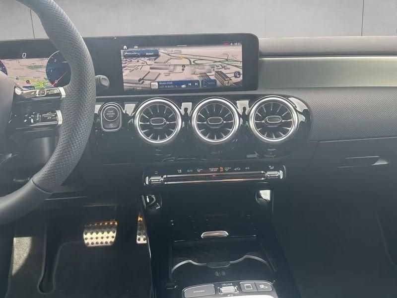 Mercedes-Benz Classe A A 180 d AMG Line Advanced Plus Night Pack 19" Camera 360°