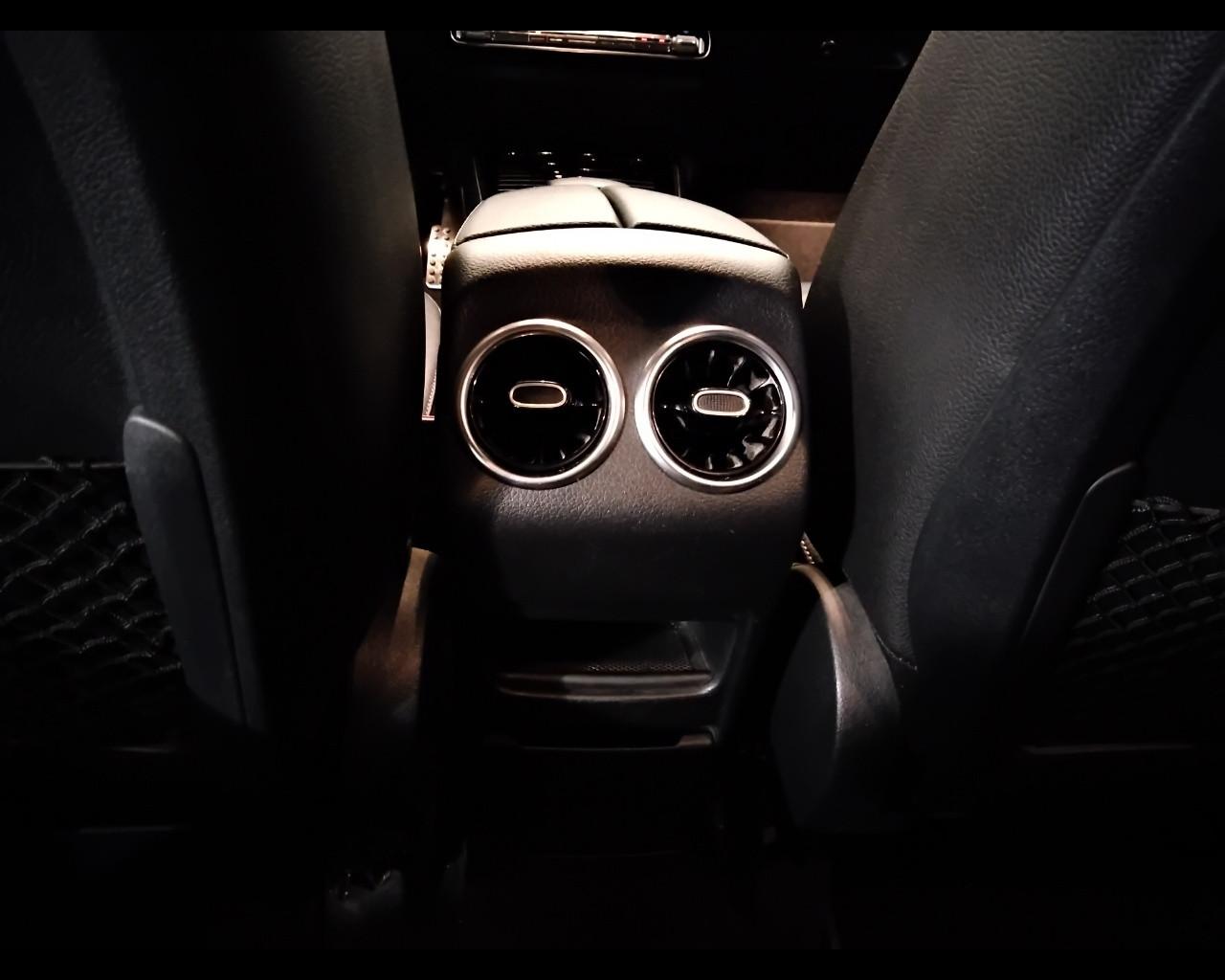 Mercedes-Benz Classe B - W247 2018 - B 180 Premium auto