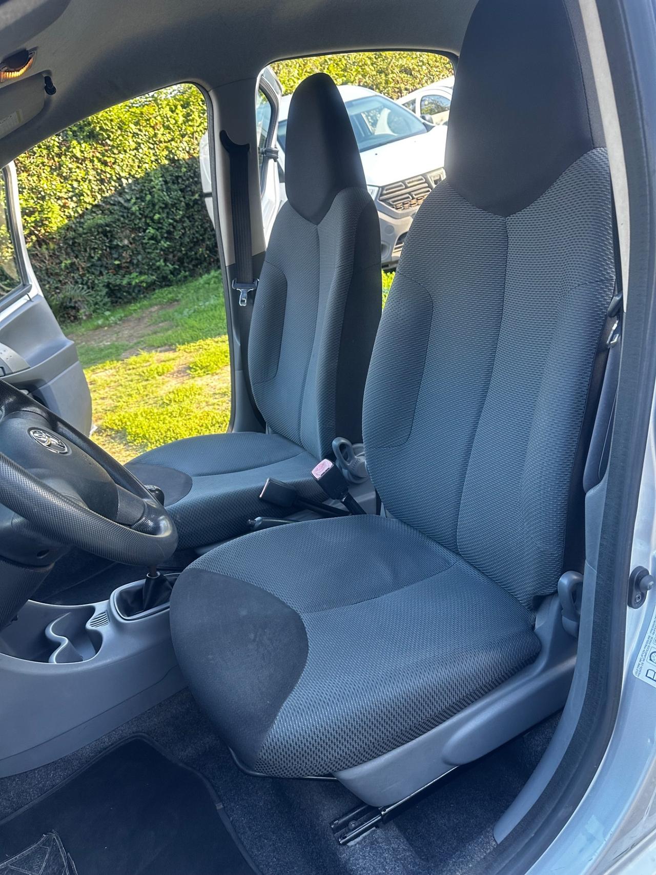 Toyota Aygo 1.0 12V VVT-i 5 porte Sol