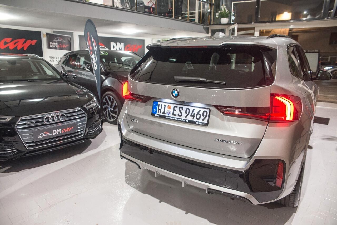 BMW X1 20d MHEV 48V M-SPORT Automatico Virtual Pelle Totale Tetto Panoramico ed elettrico Cerchi da 18 . AUTO - DIREZIONALE BMW -