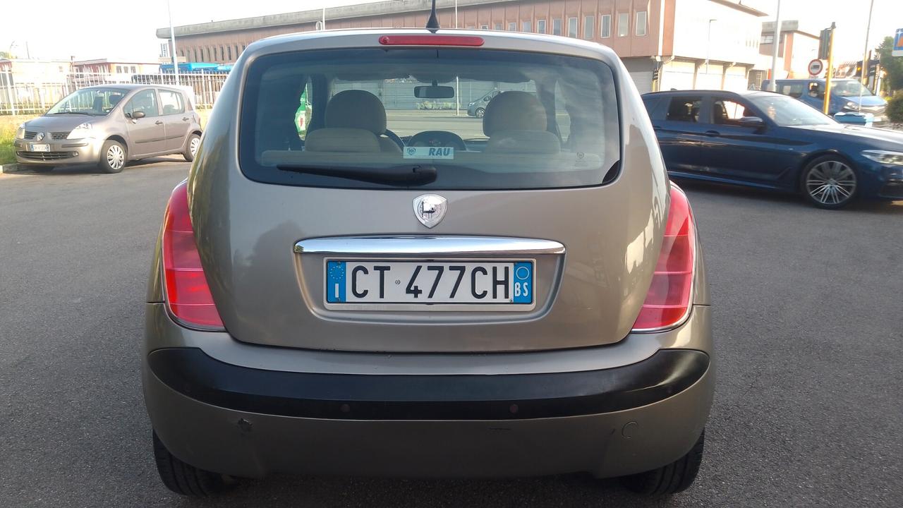 Lancia Ypsilon 1.3 Multijet navigatore neopatentati 05