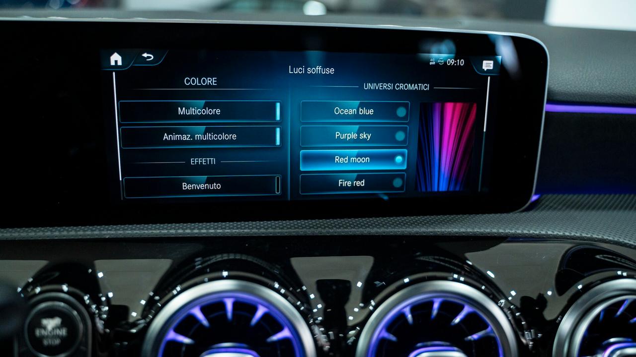 Mercedes-benz A 180 D PREMIUM PLUS AMG TETTO PACK LUCI XENO NAVI FULL