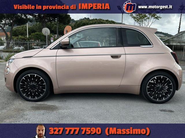 FIAT 500e 3+1 42 kWh La Prima OroRosa