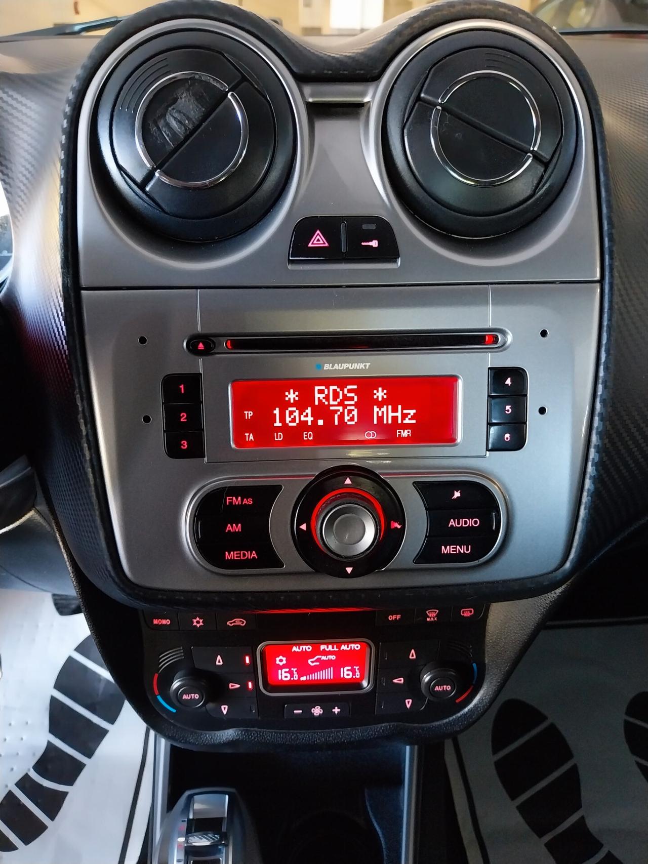 Alfa Romeo MiTo 1.6 JTDm 16V Distinctive Sport Pack - ok neopatentati