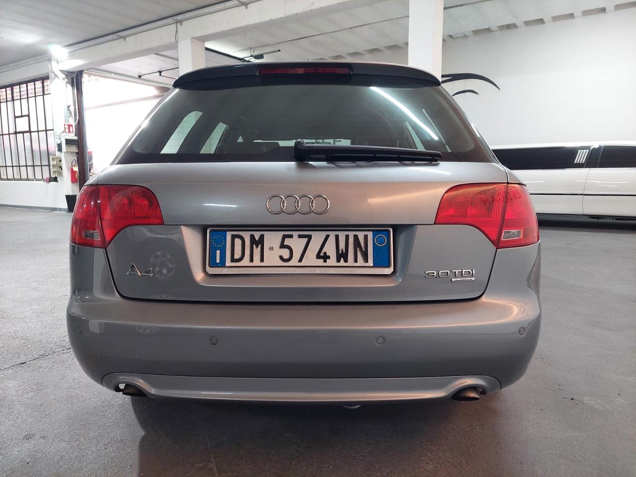 Audi A4 3.0/233CV TDI S line interno e esterno