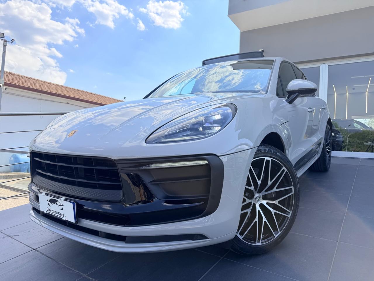 Porsche Macan 2.0 i 265 cv colore gesso tetto uni pro Italia