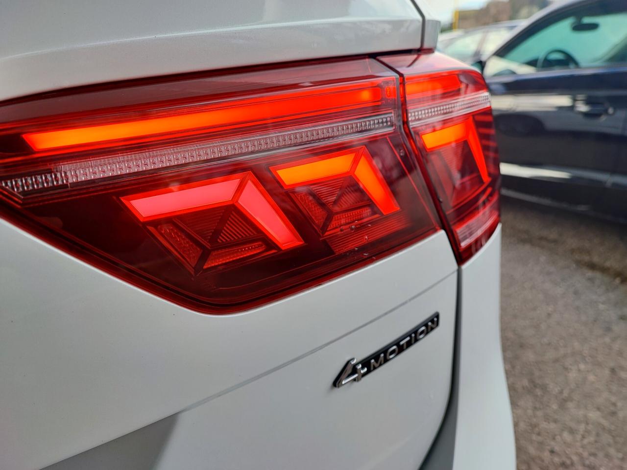 Volkswagen Tiguan Allspace 2.0 TDI 200 CV SCR DSG 4MOTION R-Line