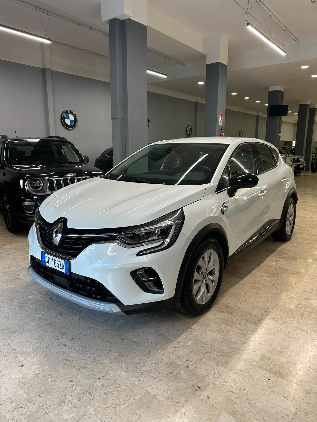 Renault Captur Plug-in Hybrid E-Tech 160 CV Initiale Paris