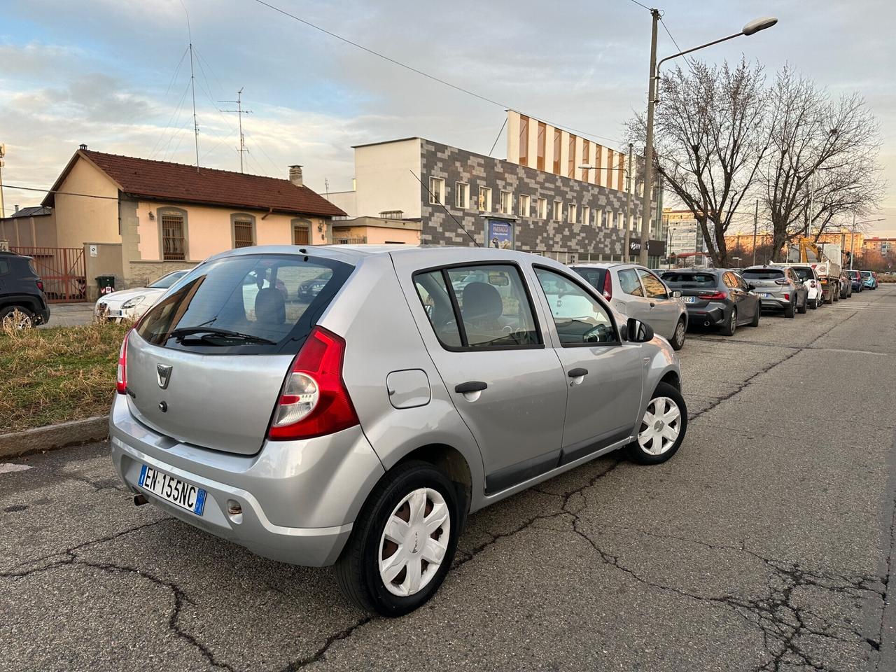 Dacia Sandero 1.2 16V GPL 75CV