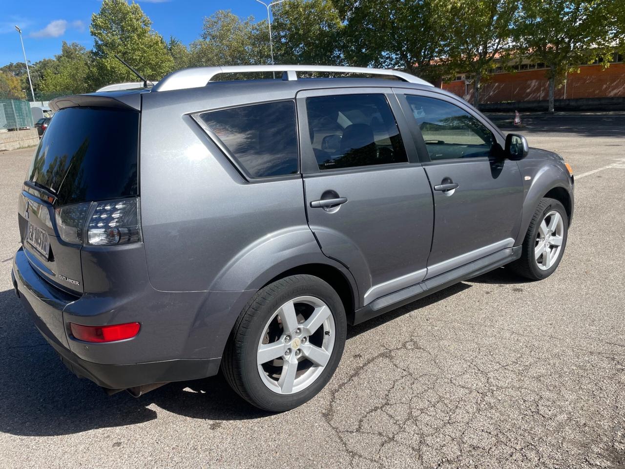 Mitsubishi Outlander 2.4 benzina gpl 7 posti