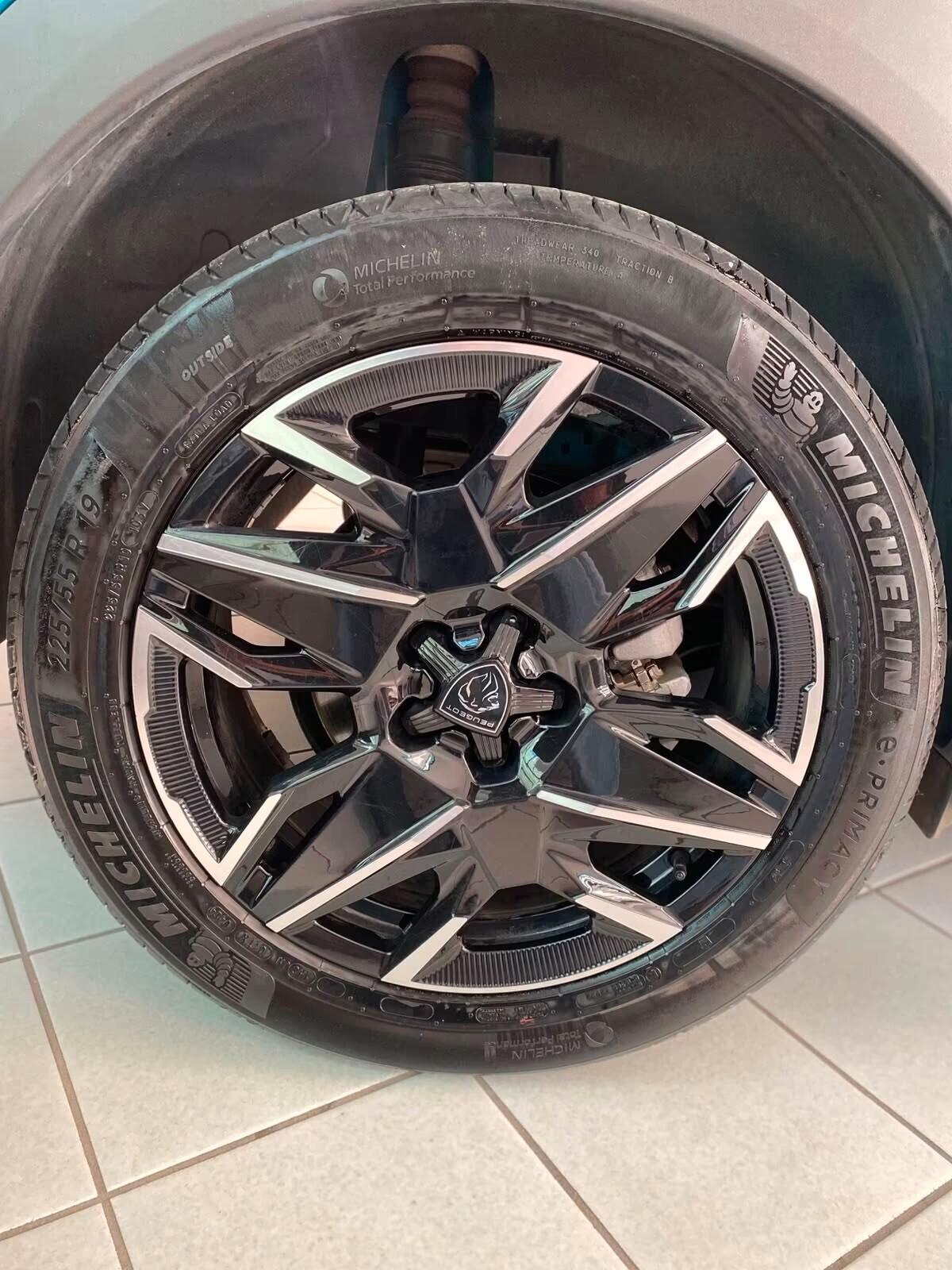 Peugeot 3008 Hybrid 136 e-DCS6 GT