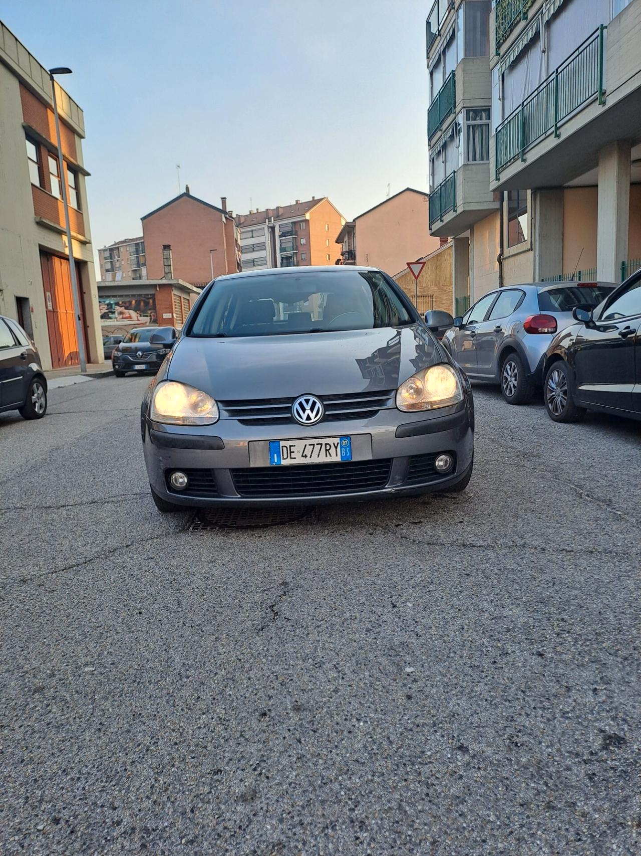 Volkswagen Golf 1.6 16V FSI 5p. Comfortline