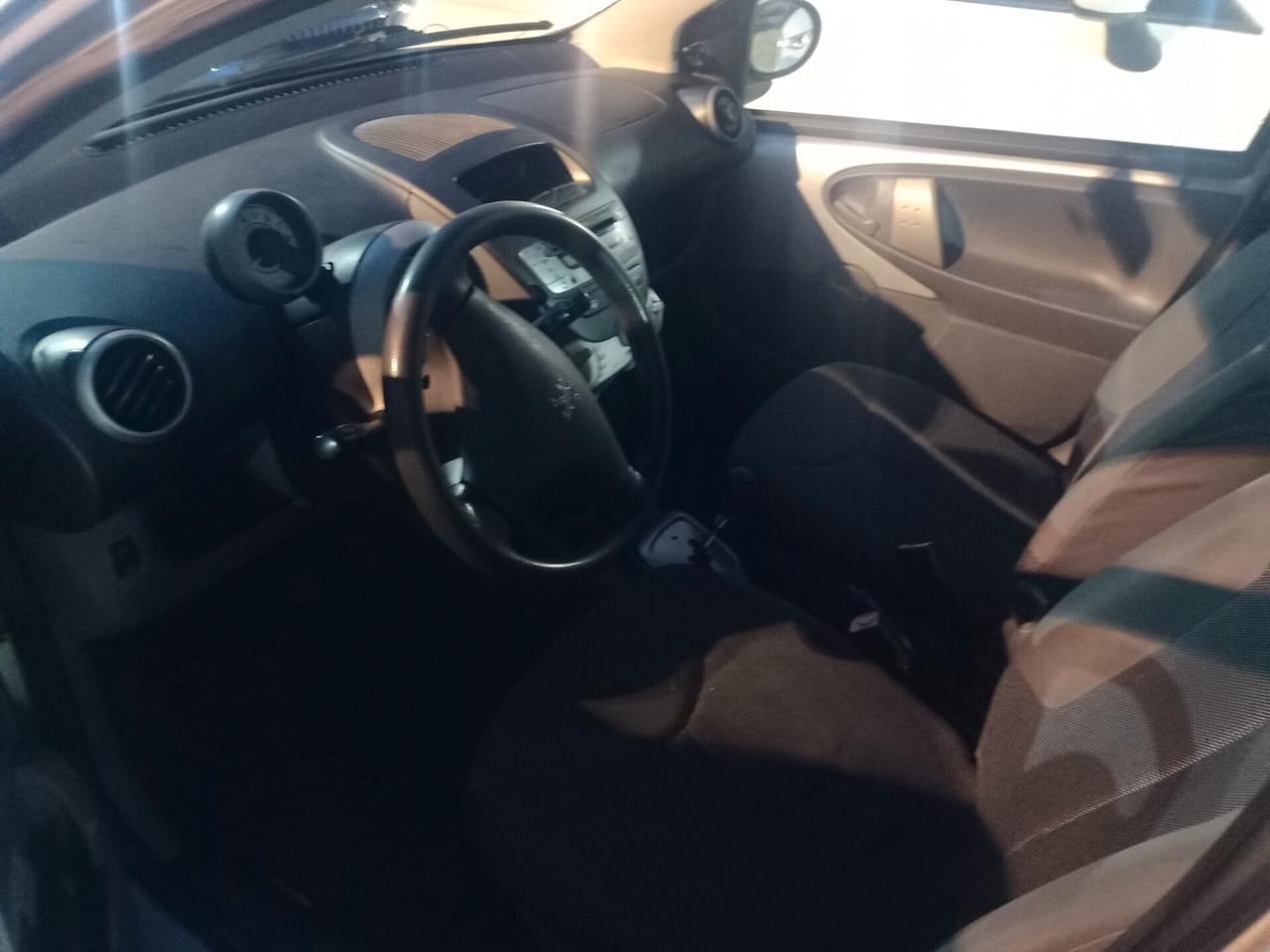 Peugeot 107 1.0 68CV 5p. Sweet Years CAMBIO AUTOMATICO