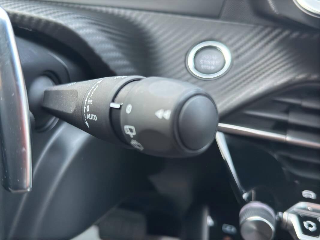 Peugeot 2008 1.2 hybrid Allure 136cv AUTOMATICA E TELECAM 360