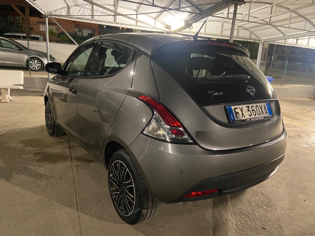 Lancia Ypsilon 1.2 GPL Elefant. Blu nuova garanzia