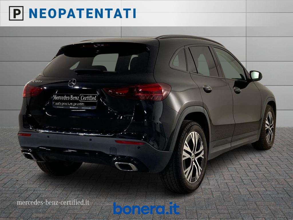 Mercedes GLA 180 180 D Progressive Advanced 8G-DCT