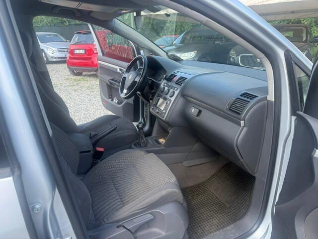 Volkswagen Touran 2.0 TDI 136CV Highline 7 POSTI