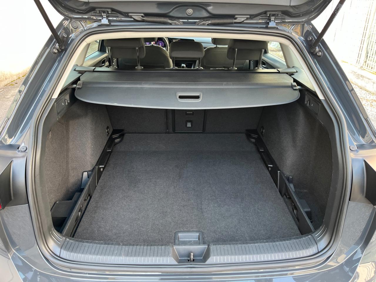 Volkswagen Golf Variant 2.0 TDI SCR 10/2022 **KM 72560**