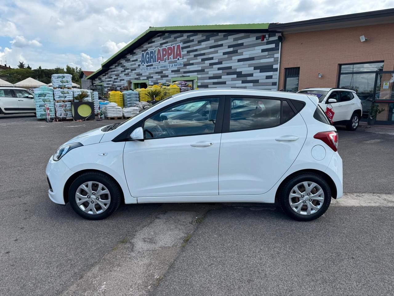 Hyundai i10 1.0 MPI BENZ 65CV 5P NEOPATENT 2014