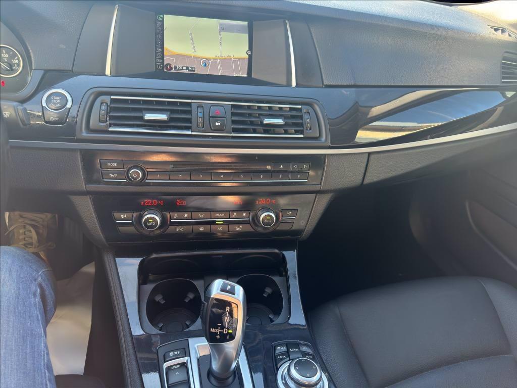 BMW 520d Touring Luxury 190cv del 2015