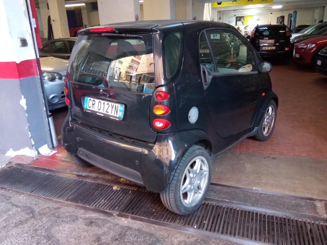 Smart ForTwo 700 coupé pure 61CV