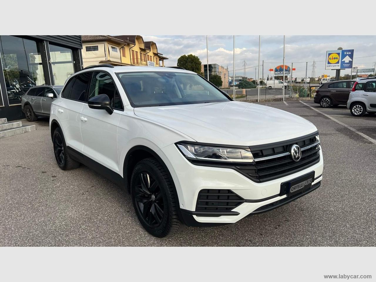 VOLKSWAGEN Touareg 3.0 TDI Black Style I.V.A. ESPOSTA