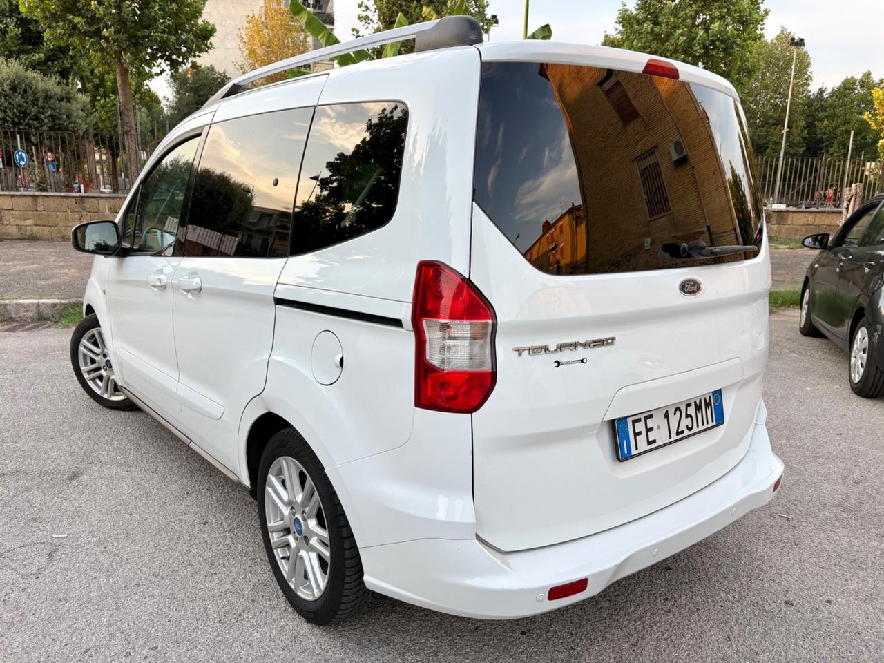 Ford Tourneo Courier 1.5 TDCI 75 CV 5 posti