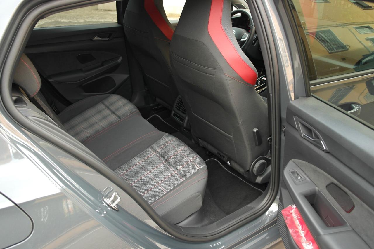 Volkswagen Golf GTI 2.0 TSI DSG