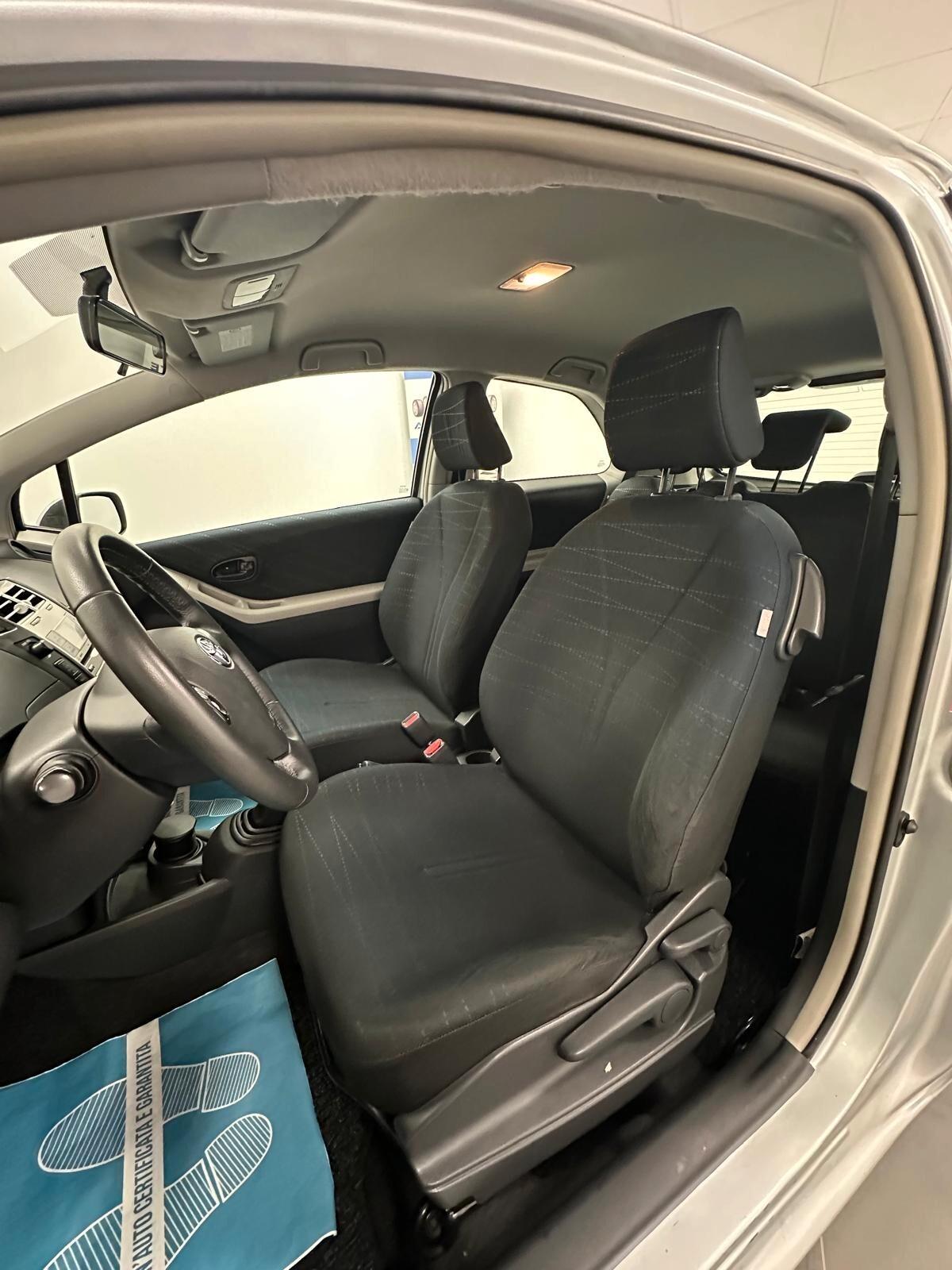 Toyota Yaris 1.0 3 porte - Neopatentati