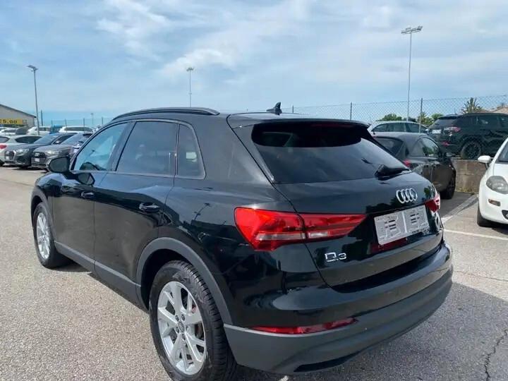 Audi Q3 35 TFSI Business