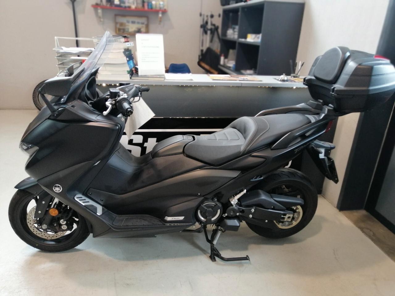Yamaha TMAX 560